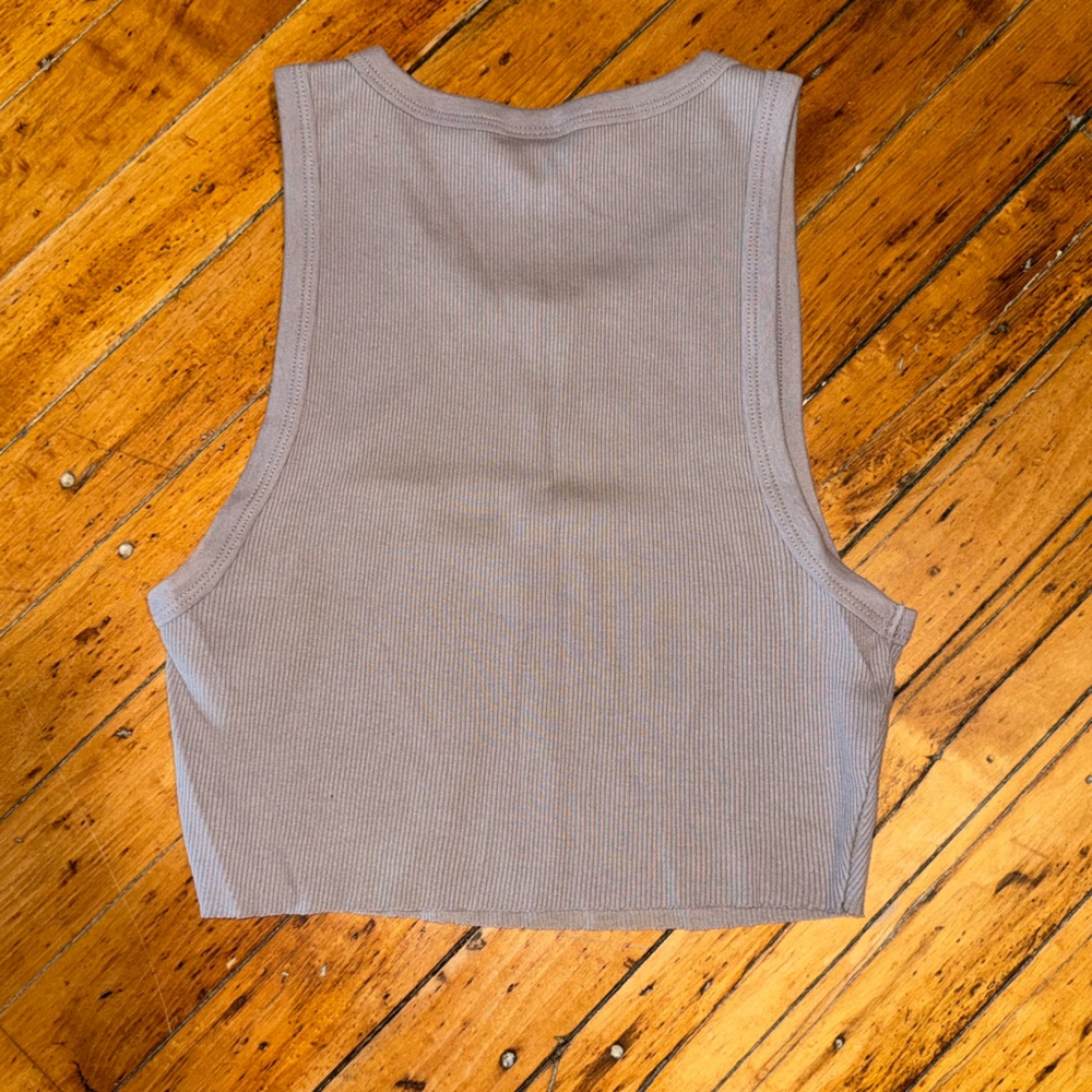 Aritzia TNA Cropped Ribbed Tank Grey - Picture 2 of 4